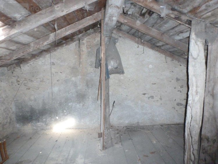 Immeuble a vendre Saint-Flour 15100 Cantal 300 m2  74200 euros