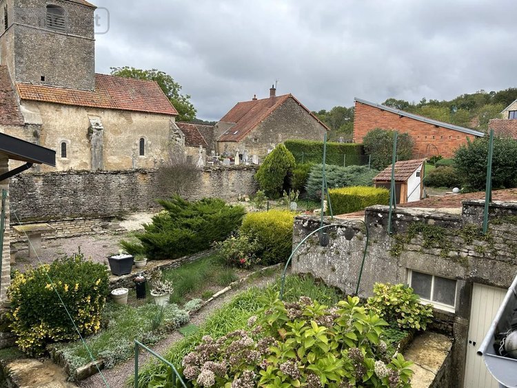 Viager maison Pouilly-en-Auxois 21320 Côte-d'Or 260 m2 10 pièces 50000 euros