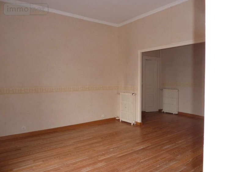 Location fonds et murs commerciaux Dinan 22100 Côtes-d'Armor 480 m2  2700 euros