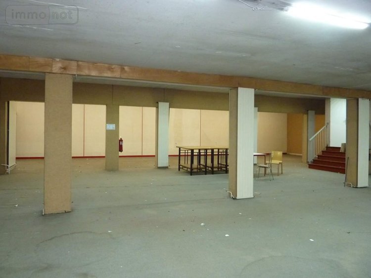 Location fonds et murs commerciaux Dinan 22100 Côtes-d'Armor 480 m2  2700 euros