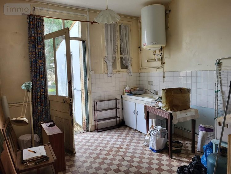 Fonds et murs commerciaux a vendre Dun-le-Palestel 23800 Creuse 180 m2  43200 euros
