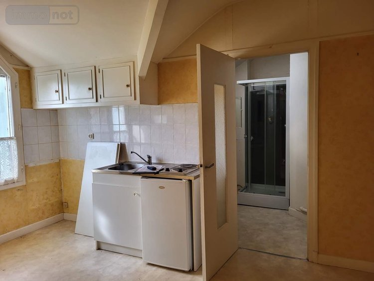 Fonds et murs commerciaux a vendre Dun-le-Palestel 23800 Creuse 180 m2  43200 euros