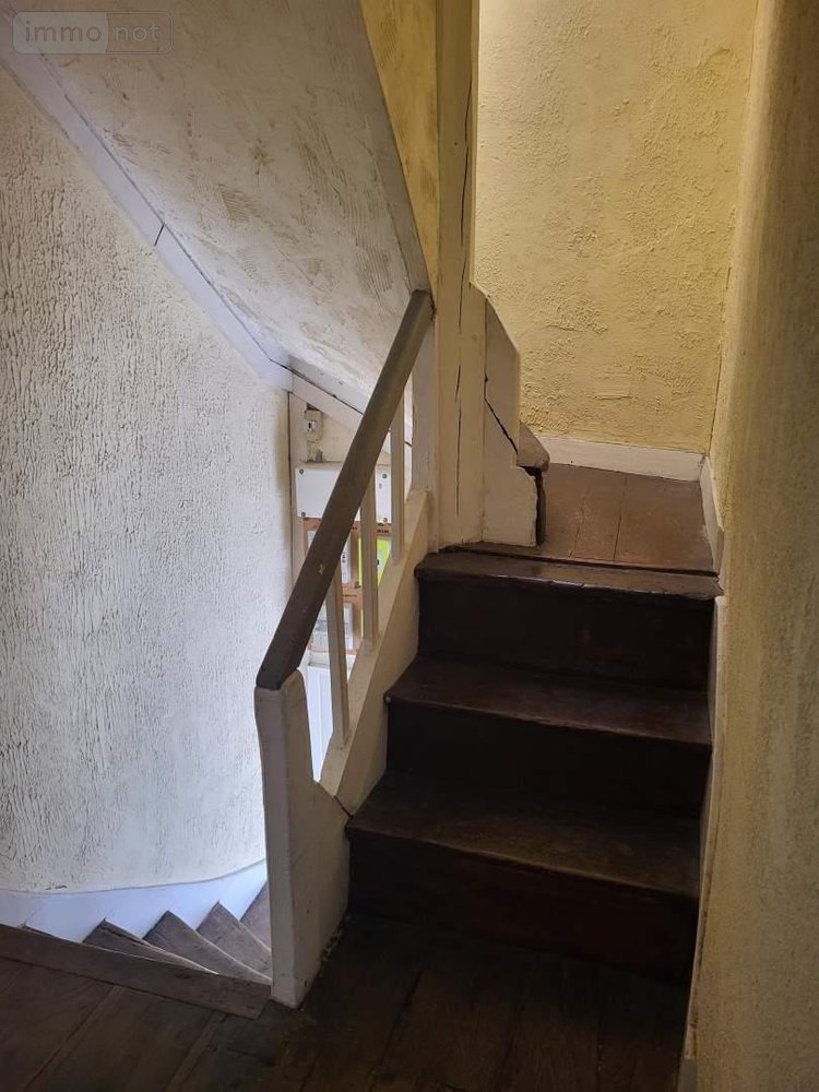Immeuble a vendre La Souterraine 23300 Creuse 124 m2  101650 euros