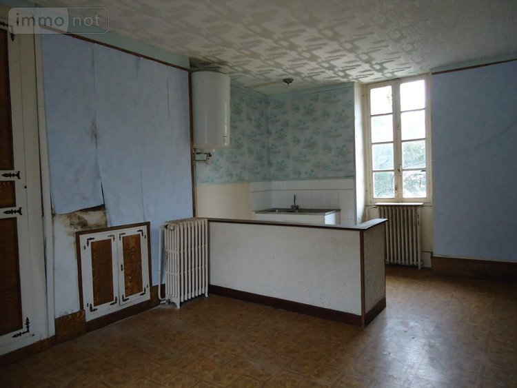 Immeuble a vendre Dun-le-Palestel 23800 Creuse 180 m2  86402 euros