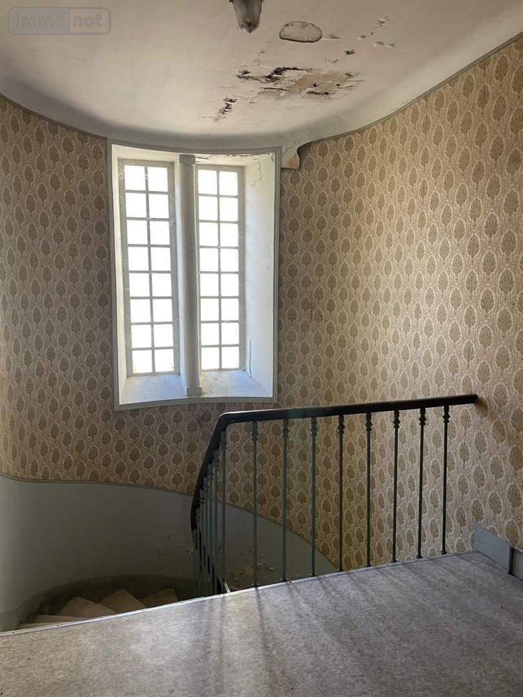 Immeuble a vendre Javerlhac et la Chapelle Saint Robert 24300 Dordogne 306 m2  203300 euros