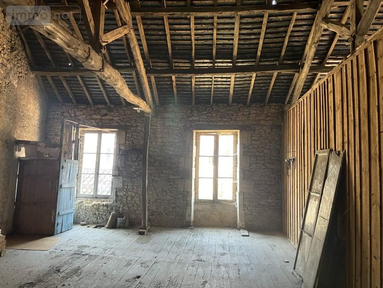 Immeuble a vendre Javerlhac et la Chapelle Saint Robert 24300 Dordogne 306 m2  203300 euros