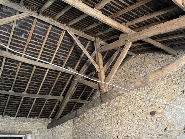 Immeuble a vendre Javerlhac et la Chapelle Saint Robert 24300 Dordogne 306 m2  203300 euros