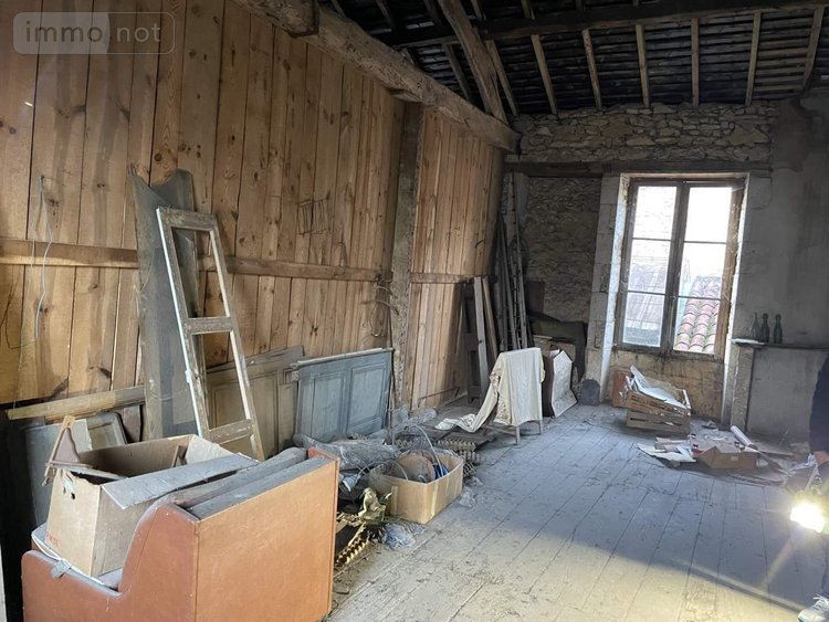 Immeuble a vendre Javerlhac et la Chapelle Saint Robert 24300 Dordogne 306 m2  203300 euros