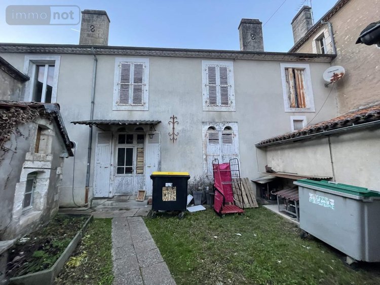 Immeuble a vendre Javerlhac et la Chapelle Saint Robert 24300 Dordogne 306 m2  203300 euros