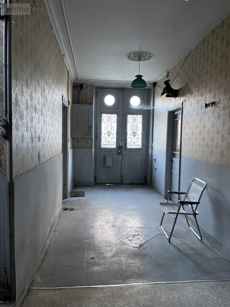 Immeuble a vendre Javerlhac et la Chapelle Saint Robert 24300 Dordogne 306 m2  203300 euros