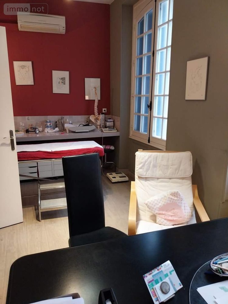 Location fonds et murs commerciaux Pont-Audemer 27500 Eure 76 m2  950 euros