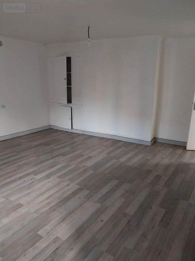 Location appartement Quillebeuf-sur-Seine 27680 Eure 84 m2 3 pièces 597 euros