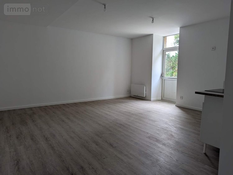 Immeuble a vendre Kerlaz 29100 Finistère 830 m2  1575000 euros