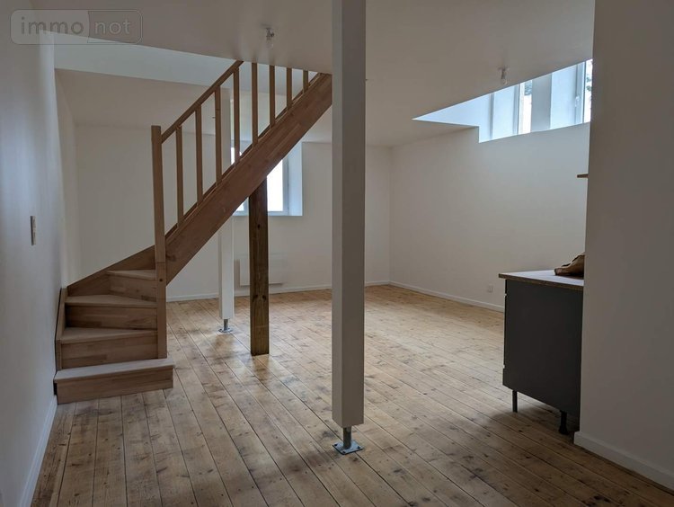 Immeuble a vendre Kerlaz 29100 Finistère 830 m2  1575000 euros