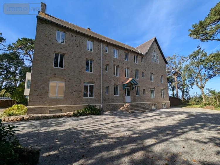 Immeuble a vendre Kerlaz 29100 Finistère 830 m2  1575000 euros