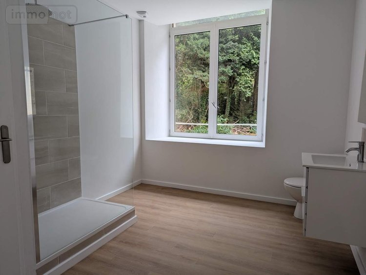 Immeuble a vendre Kerlaz 29100 Finistère 830 m2  1575000 euros