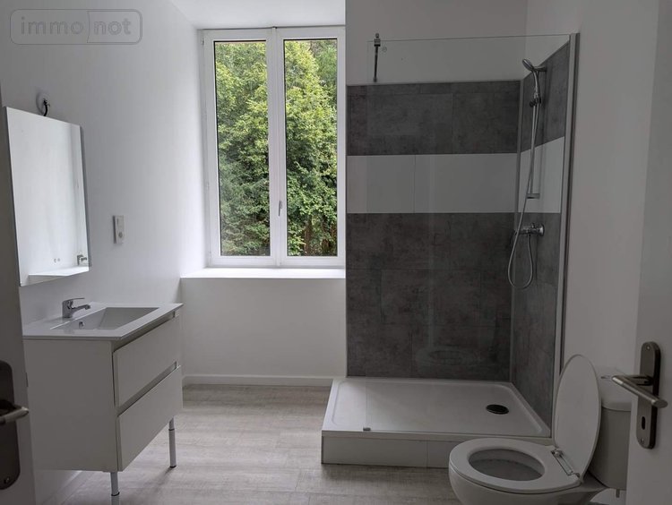 Immeuble a vendre Kerlaz 29100 Finistère 830 m2  1575000 euros