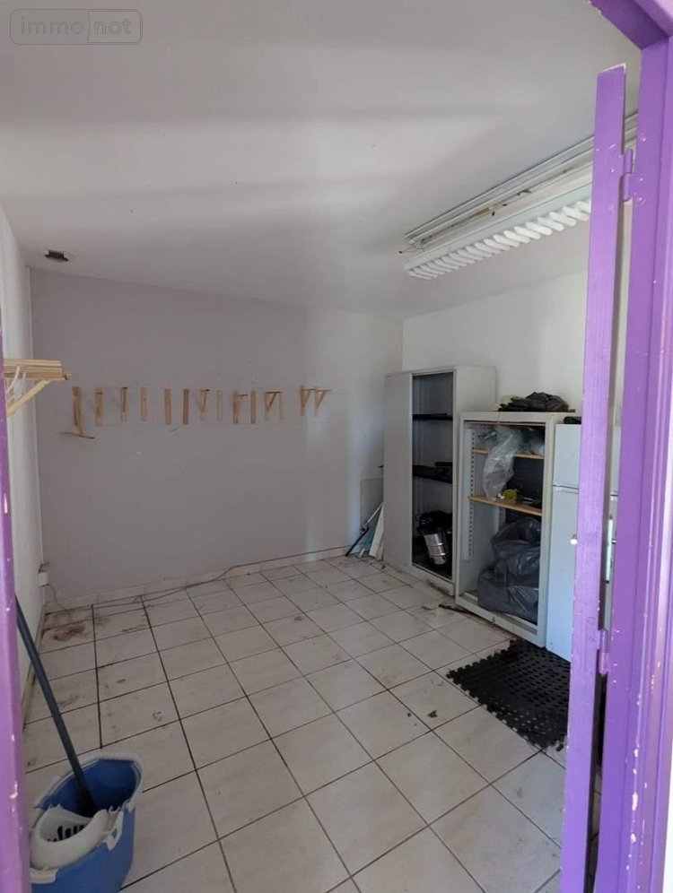 Fonds et murs commerciaux a vendre Douarnenez 29100 Finistère 56 m2  152250 euros