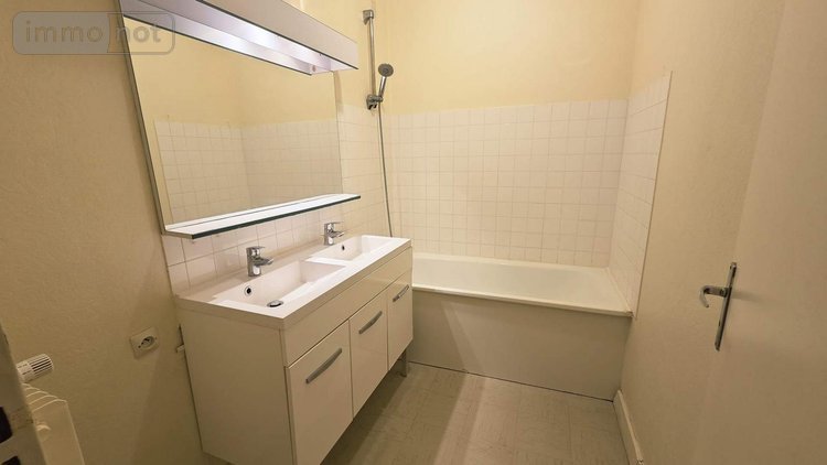 Appartement a vendre Noyal-sur-Vilaine 35530 Ille-et-Vilaine 79 m2 4 pièces 186770 euros