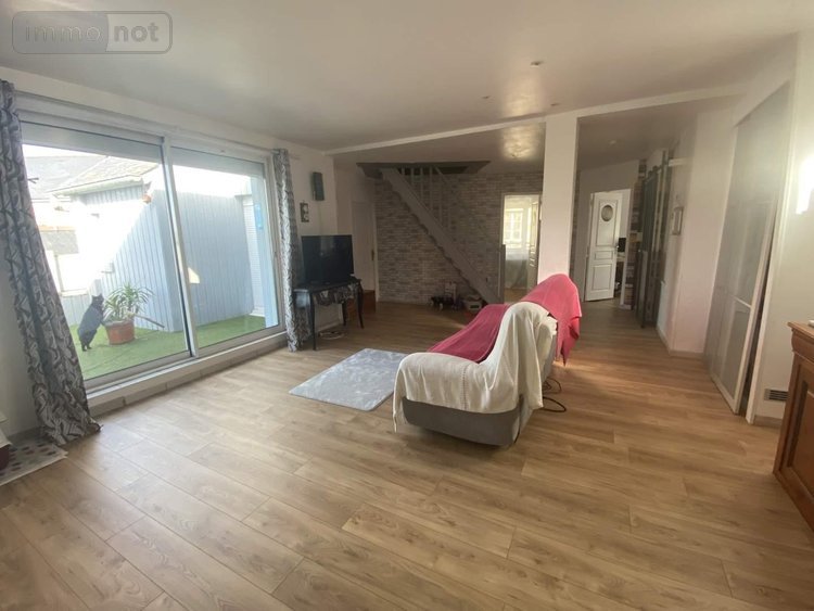 Immeuble a vendre Fougères 35300 Ille-et-Vilaine 338 m2  374256 euros