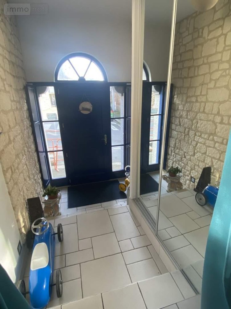 Immeuble a vendre Fougères 35300 Ille-et-Vilaine 338 m2  374256 euros