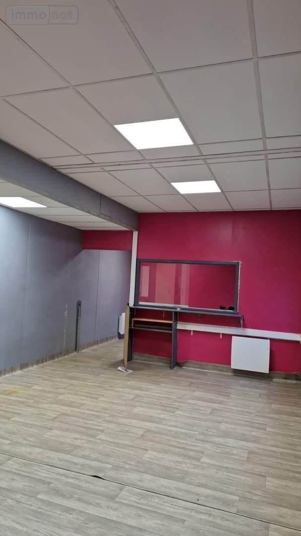 Location fonds et murs commerciaux Tinténiac 35190 Ille-et-Vilaine 50 m2  700 euros
