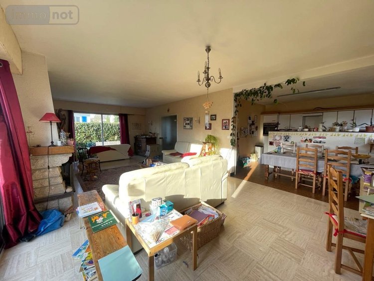 Maison a vendre Châteaubourg 35220 Ille-et-Vilaine 177 m2 8 pièces 270400 euros