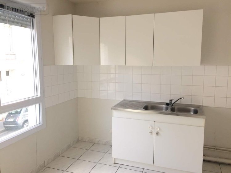 Location appartement Tours 37000 Indre-et-Loire 77 m2 3 pièces 870 euros
