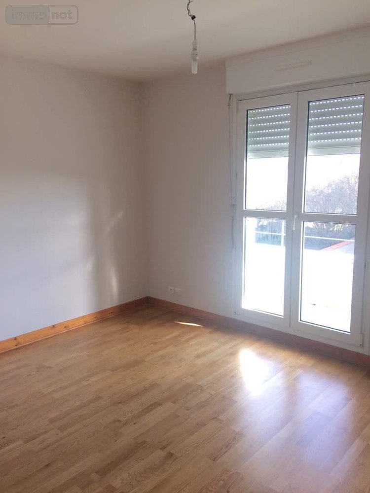 Location appartement Saint-Cyr-sur-Loire 37540 Indre-et-Loire 71 m2 3 pièces 830 euros