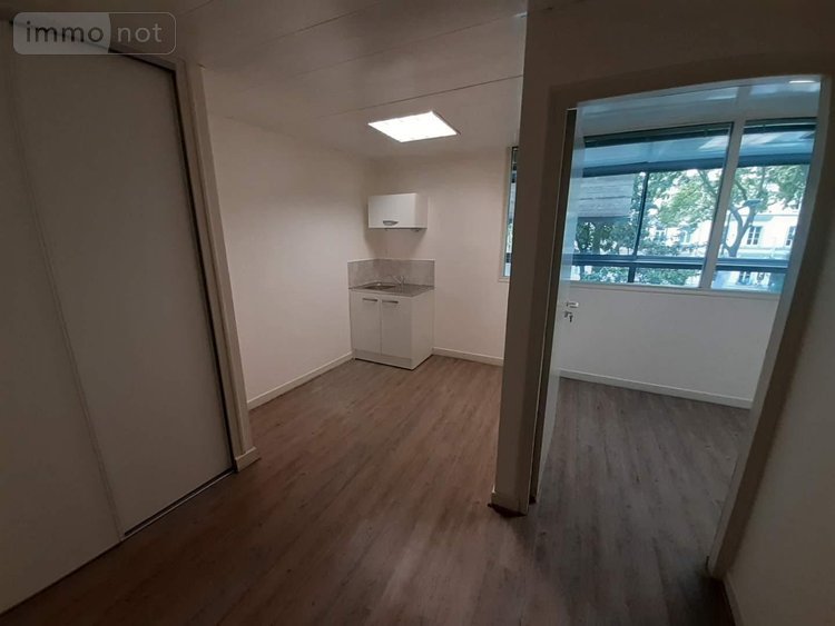 Fonds et murs commerciaux a vendre Tours 37000 Indre-et-Loire 72 m2  221432 euros