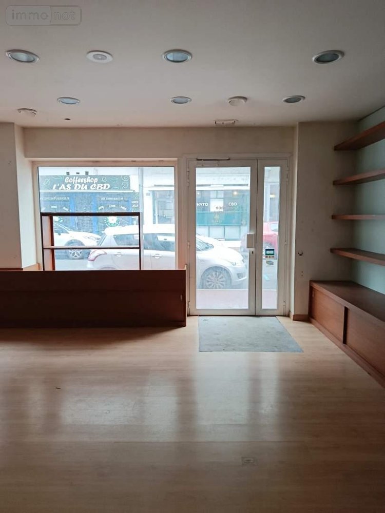 Location fonds et murs commerciaux Vendôme 41100 Loir-et-Cher 100 m2  800 euros