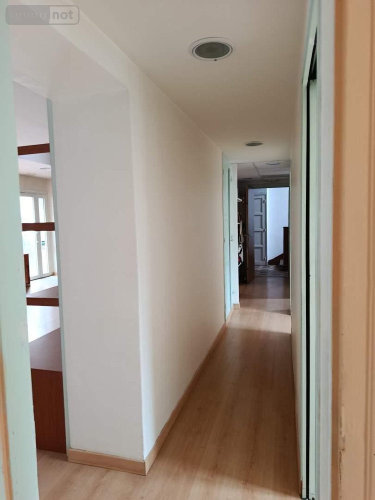 Location fonds et murs commerciaux Vendôme 41100 Loir-et-Cher 100 m2  800 euros