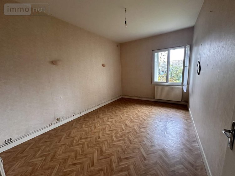 Maison a vendre Vernoil le Fourrier 49390 Maine-et-Loire 220 m2  84800 euros