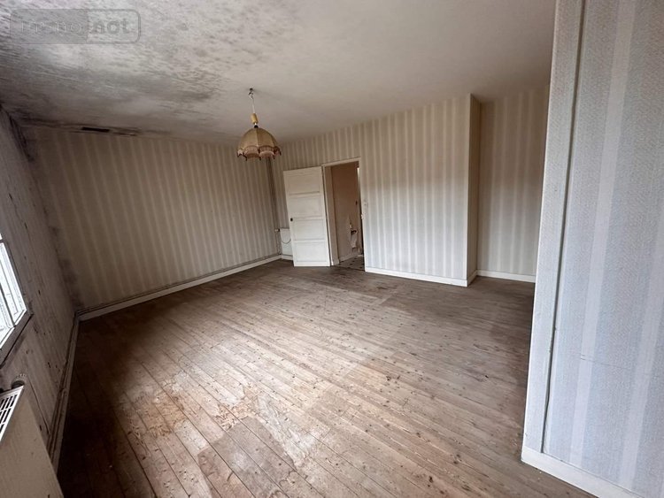 Maison a vendre Vernoil le Fourrier 49390 Maine-et-Loire 220 m2  84800 euros