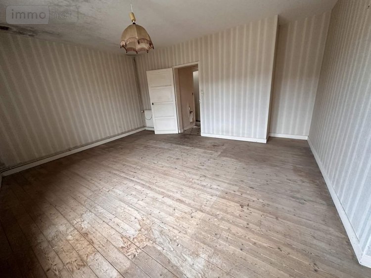 Maison a vendre Vernoil le Fourrier 49390 Maine-et-Loire 220 m2  84800 euros