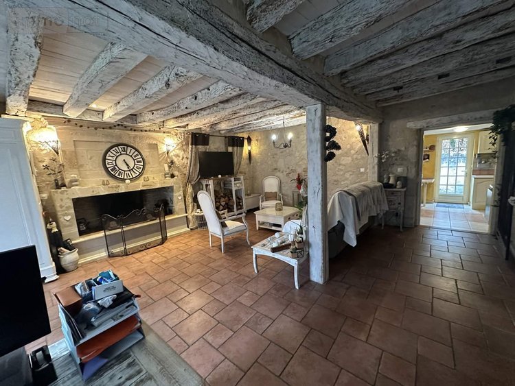 Maison a vendre Vernoil le Fourrier 49390 Maine-et-Loire 108 m2  183757 euros