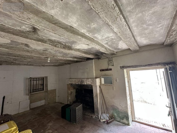Immeuble a vendre Vernantes 49390 Maine-et-Loire 150 m2  105004 euros