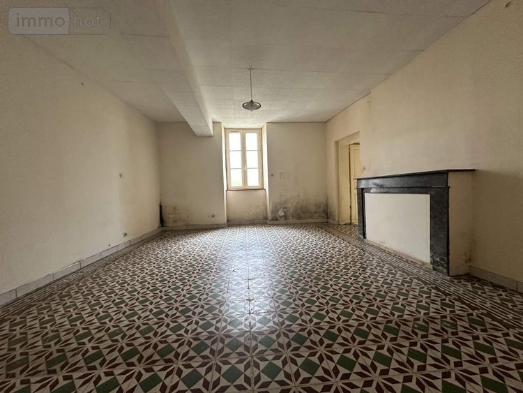 Immeuble a vendre Vernantes 49390 Maine-et-Loire 150 m2  105004 euros