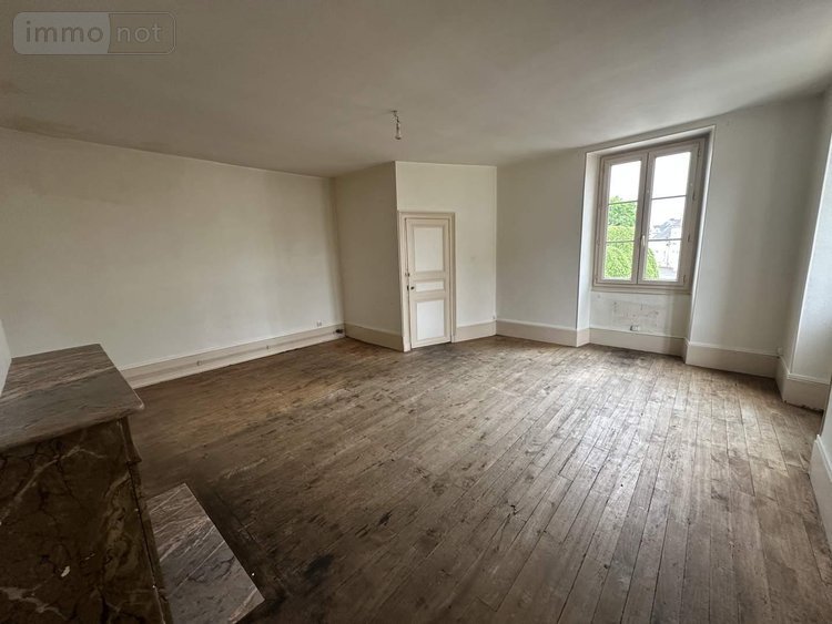 Immeuble a vendre Vernantes 49390 Maine-et-Loire 150 m2  105004 euros