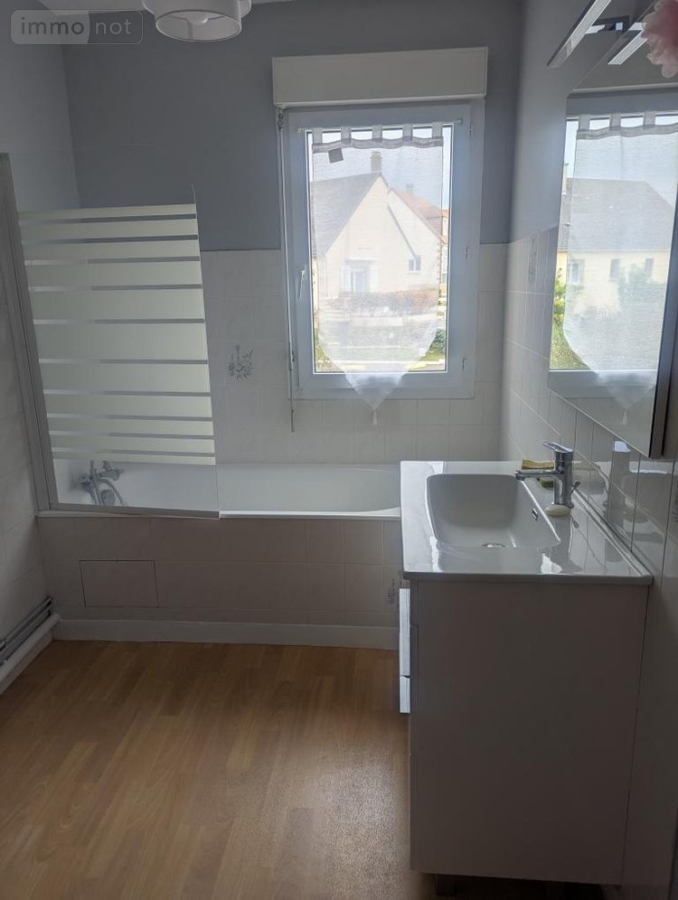 Location appartement Granville 50400 Manche 37 m2 1 pièce 430 euros