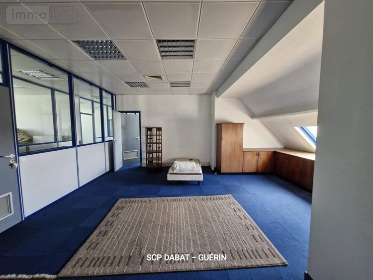 Fonds et murs commerciaux a vendre Isigny-le-Buat 50540 Manche 905 m2  337280 euros