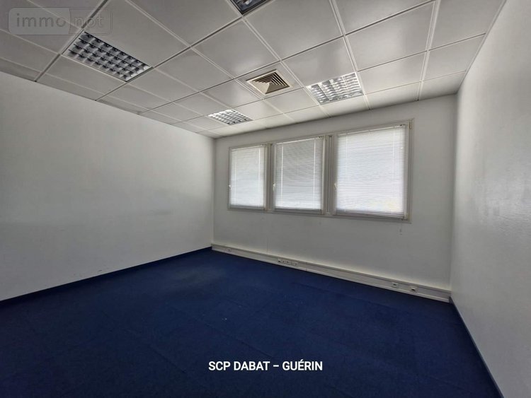 Fonds et murs commerciaux a vendre Isigny-le-Buat 50540 Manche 905 m2  337280 euros