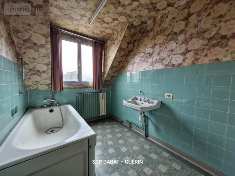 Immeuble a vendre Saint-Hilaire-du-Harcouët 50600 Manche 440 m2  274040 euros