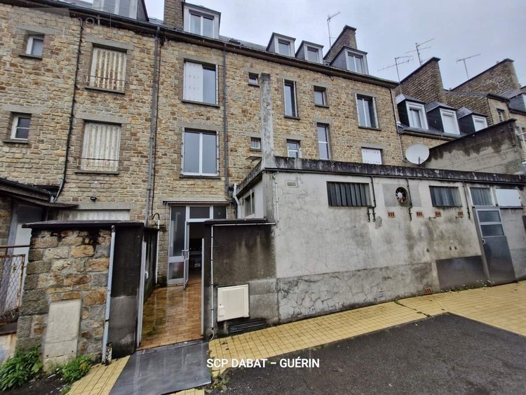 Immeuble a vendre Saint-Hilaire-du-Harcouët 50600 Manche 440 m2  233200 euros