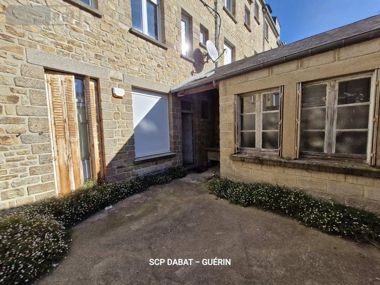 Immeuble a vendre Saint-Hilaire-du-Harcouët 50600 Manche 208 m2  205530 euros