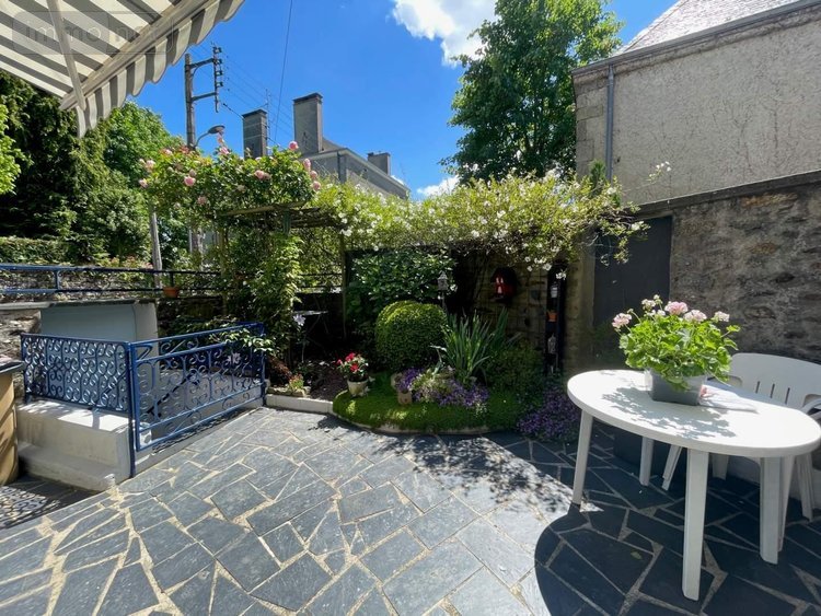 Maison a vendre Mayenne 53100 Mayenne 105 m2 7 pièces 146300 euros