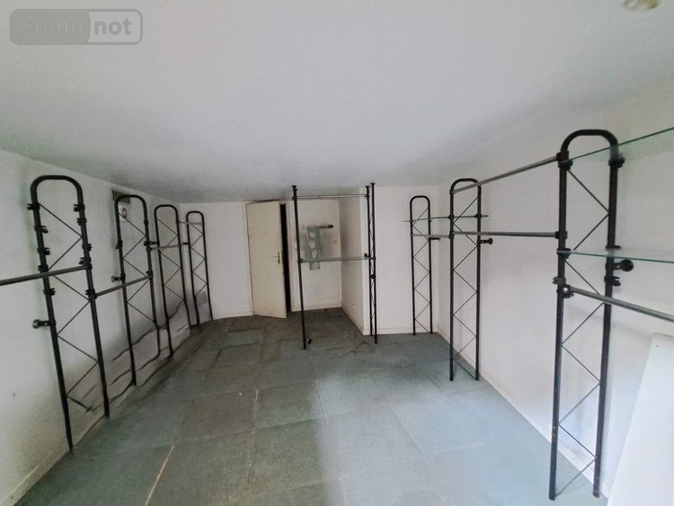 Fonds et murs commerciaux a vendre Craon 53400 Mayenne 100 m2  73720 euros