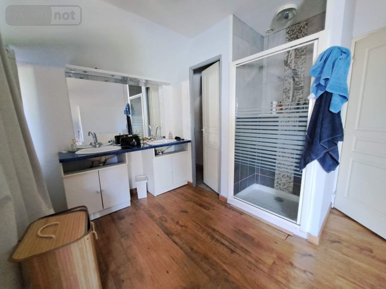 Fonds et murs commerciaux a vendre La Selle-Craonnaise 53800 Mayenne 733 m2  622800 euros