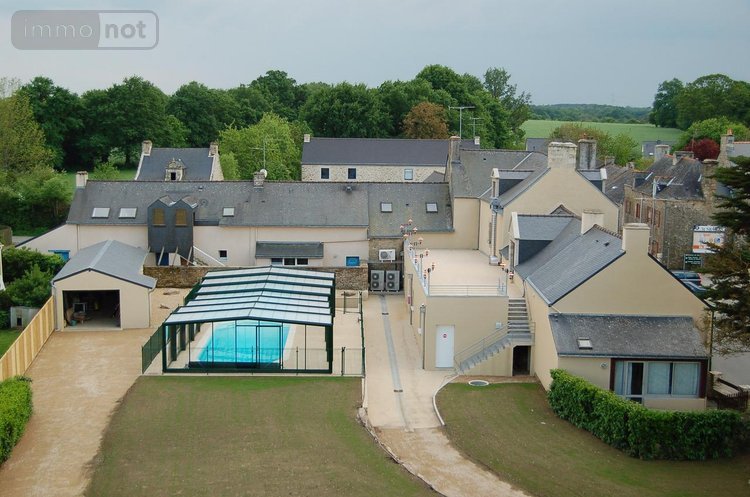 Fonds et murs commerciaux a vendre Pluherlin 56220 Morbihan 377 m2  988000 euros