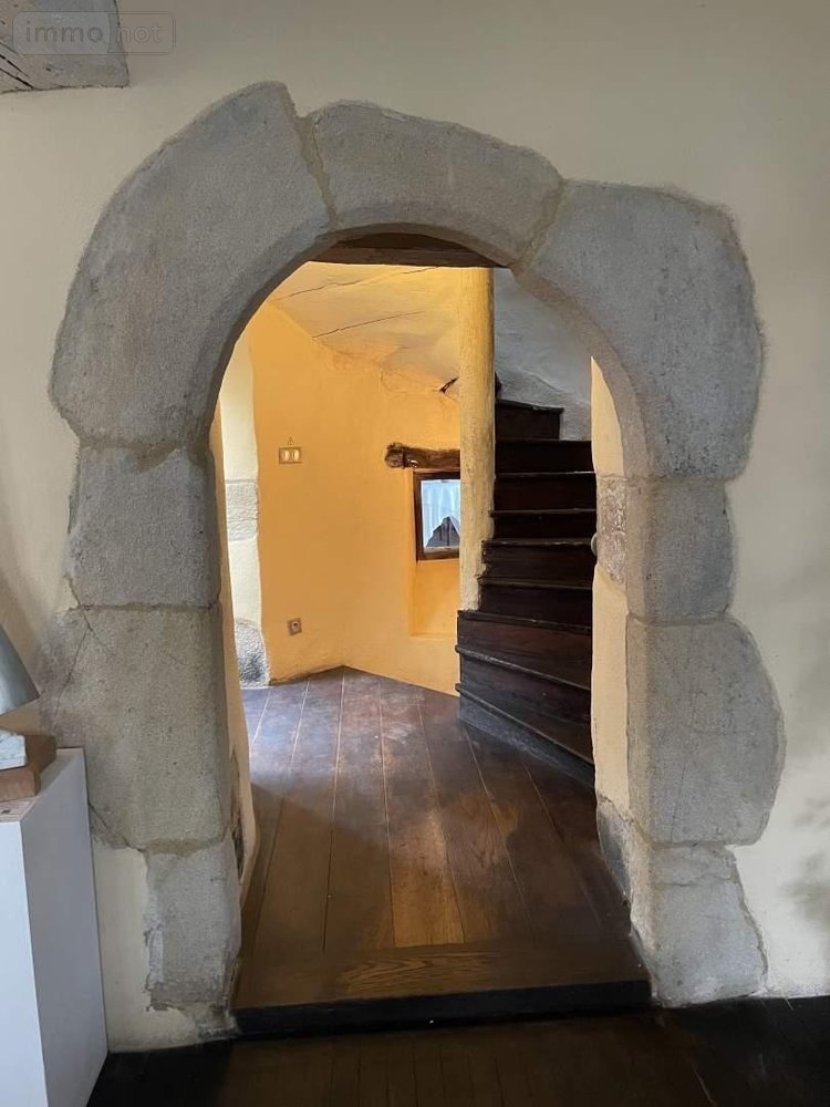 Fonds et murs commerciaux a vendre Rochefort-en-Terre 56220 Morbihan 430 m2  540800 euros